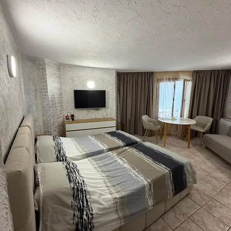 Pt