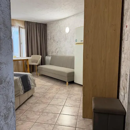 Apartment Pt *