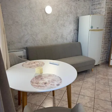 Apartment Pt *